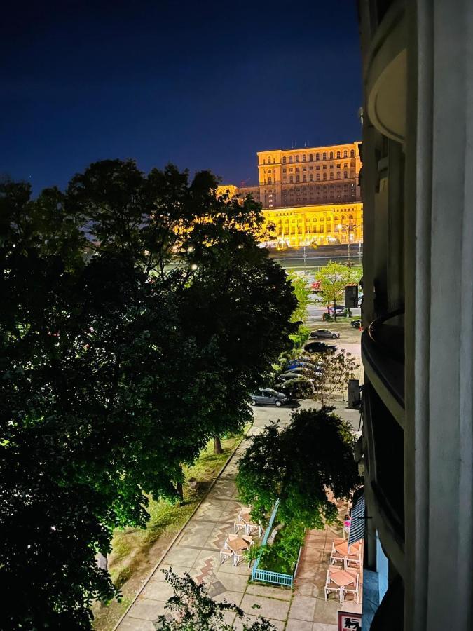 Chic Apartment Piata Constitutiei - View From The Balcony To The Palace Of Parliament Boekarest Buitenkant foto